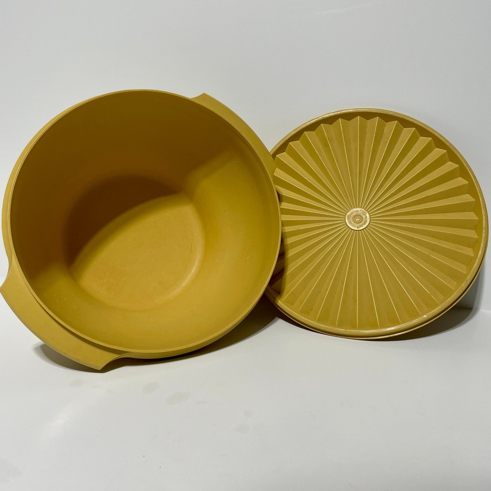 Vintage Tupperware Servalier Bowl Harvest Gold Yellow Sunburst Lid 881-7‎ Large